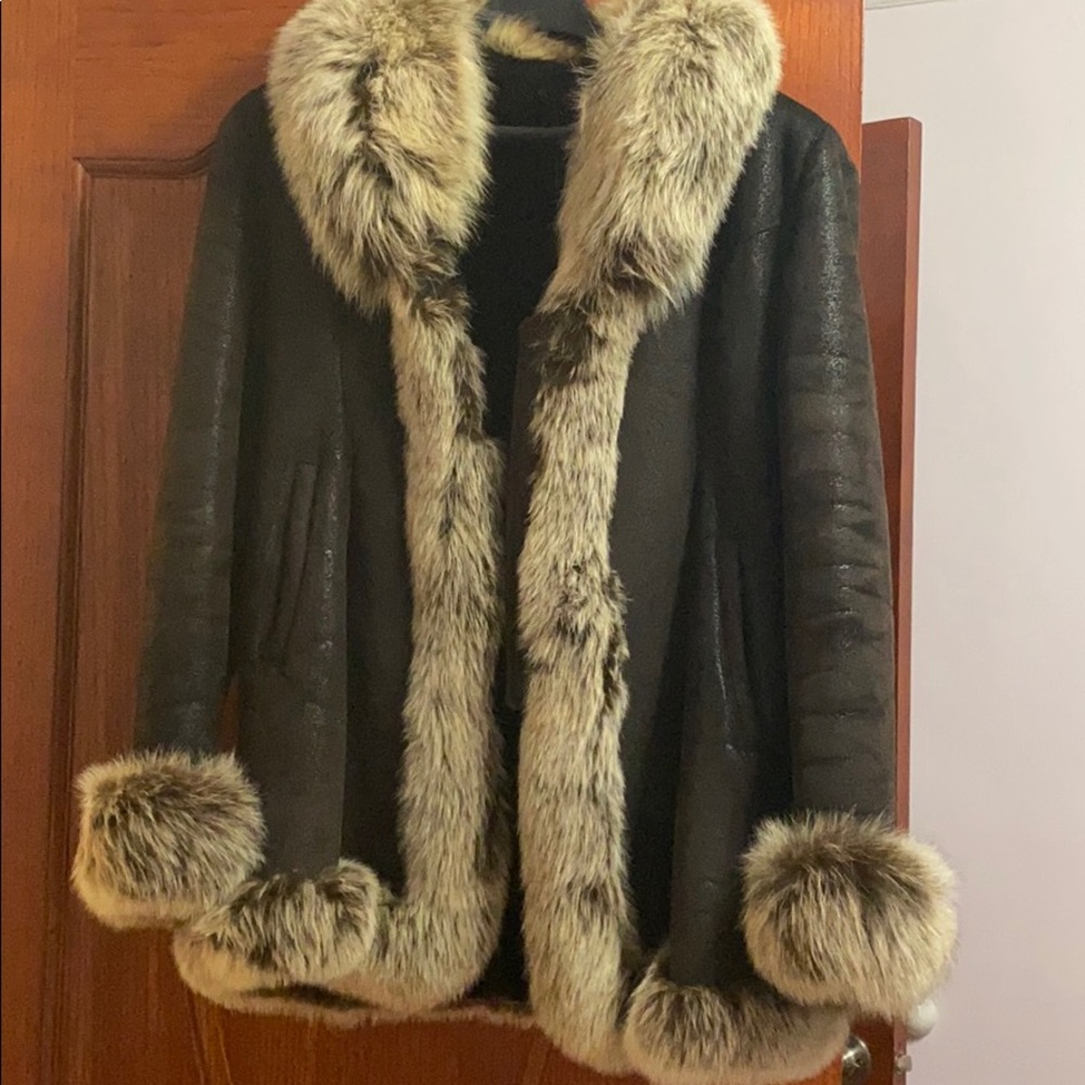 Sheep skin coat. (Rabbit)